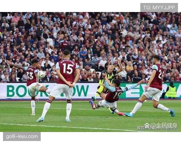 西汉姆联逆袭英超，赛季表现亮眼迎来历史性突破