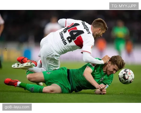 费耶诺德边路进攻火力全开,状态回暖重燃胜利信心 费耶诺德边路进攻火力全开,状态回暖重燃胜利信心