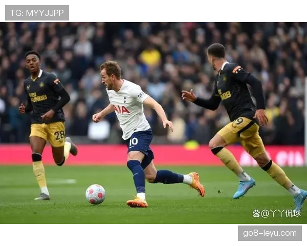 纽卡斯尔坐镇圣詹姆斯公园迎战关键战役，球队状态成焦点