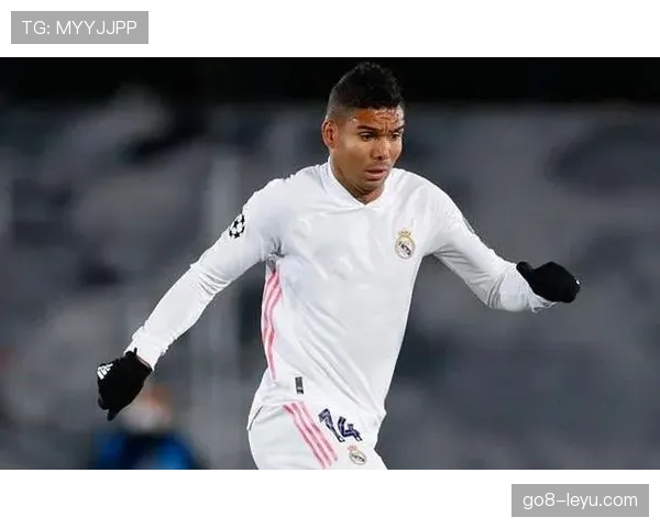 卡塞米罗状态回暖，展现从桑托斯街头到欧洲顶级球场的成长历程