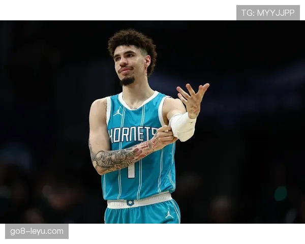 拉梅洛·鲍尔突破飙升关键时刻助兰多克队拉开比分差距